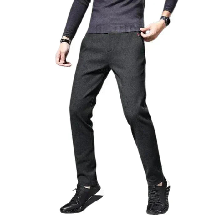 Calça social Zelvon ZLN117 slim, com tecido leve, resistente e caimento elegante para uso formal.